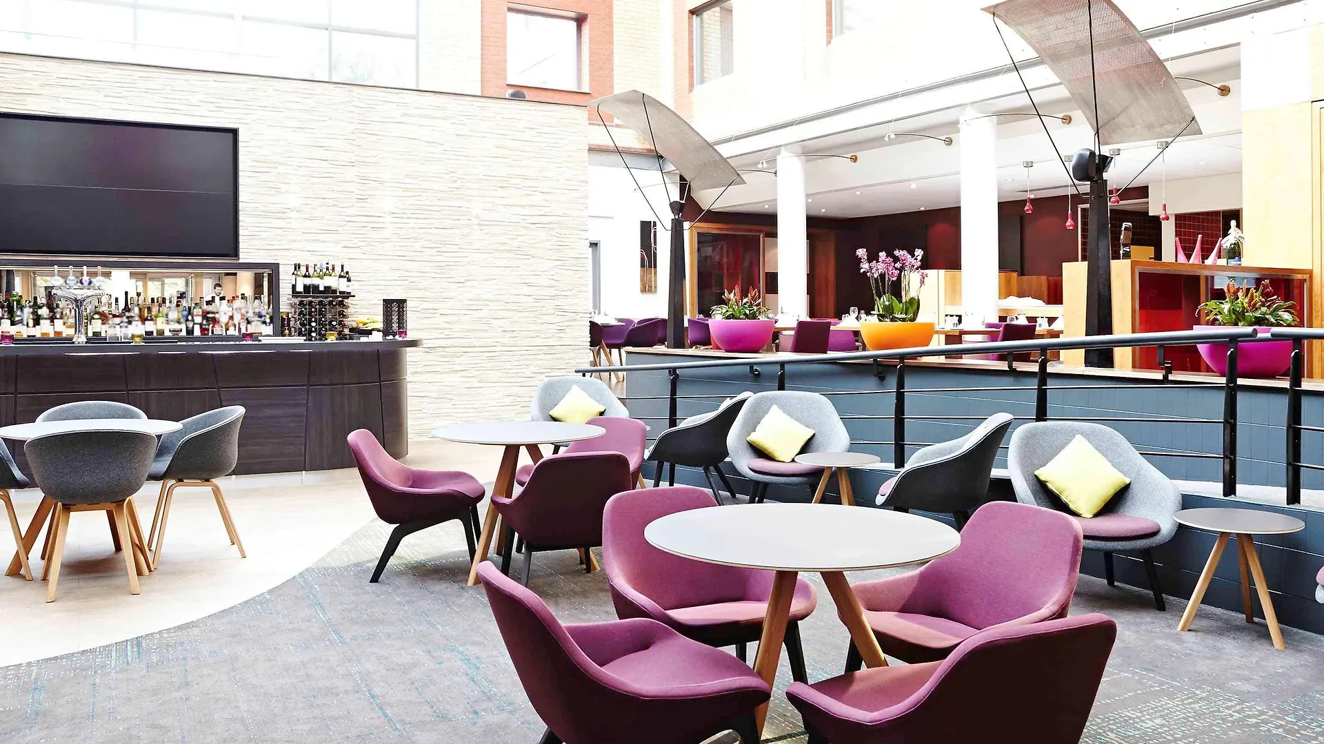 הית'רו Novotel London Heathrow Airport M4 Jct. 4 4*,  בריטניה