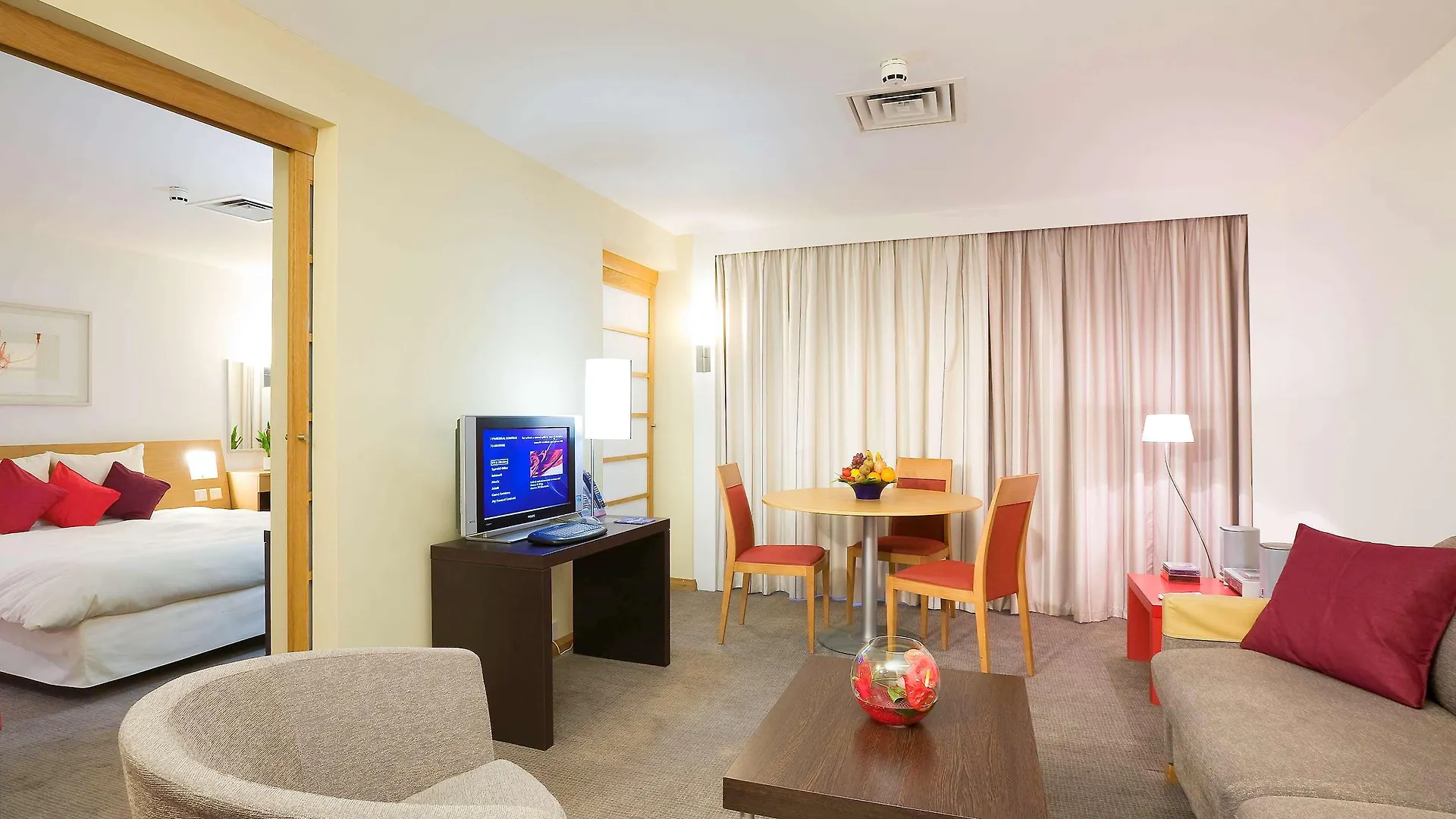 הית'רו Novotel London Heathrow Airport M4 Jct. 4 מלון